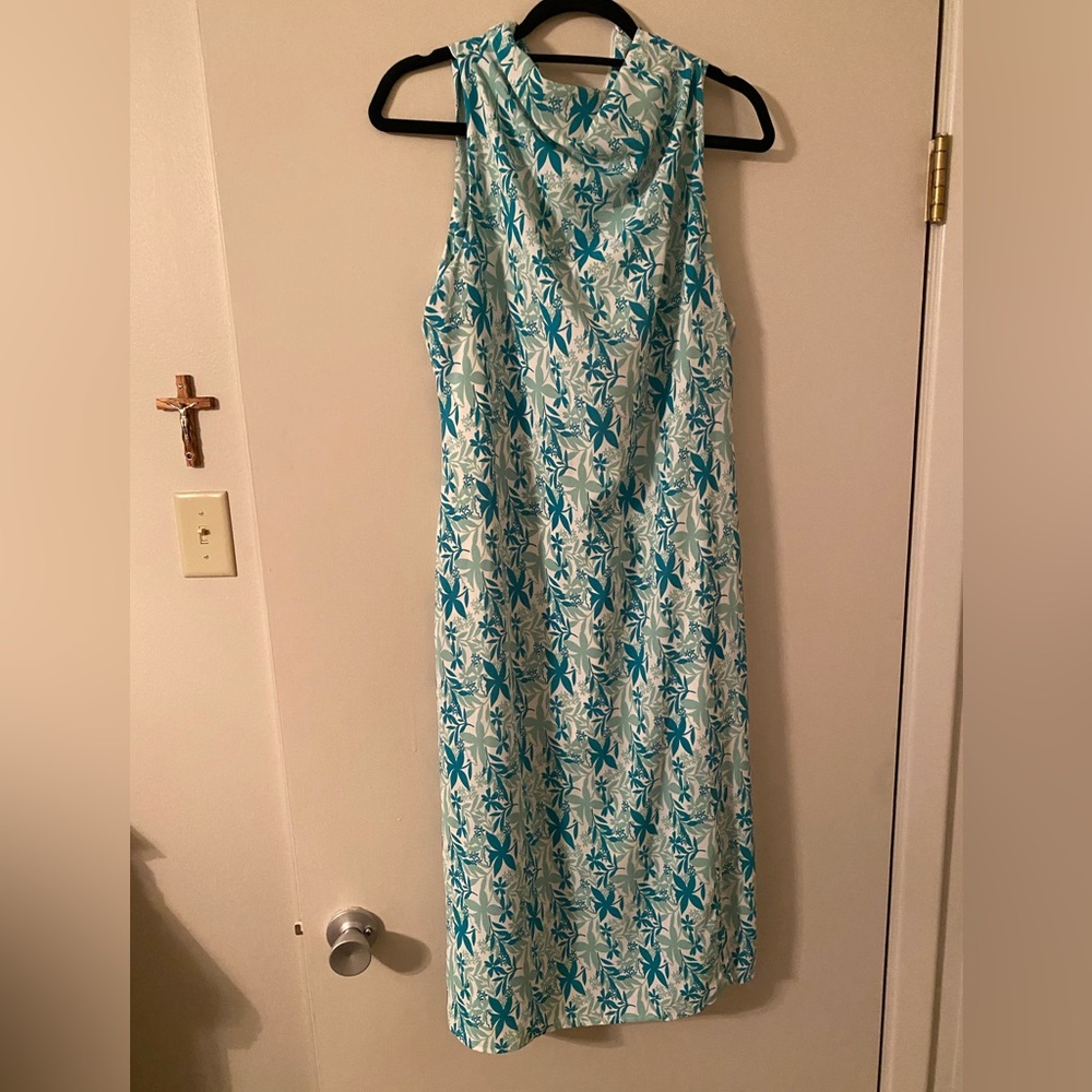 Cute trendy dress with the cool neckline